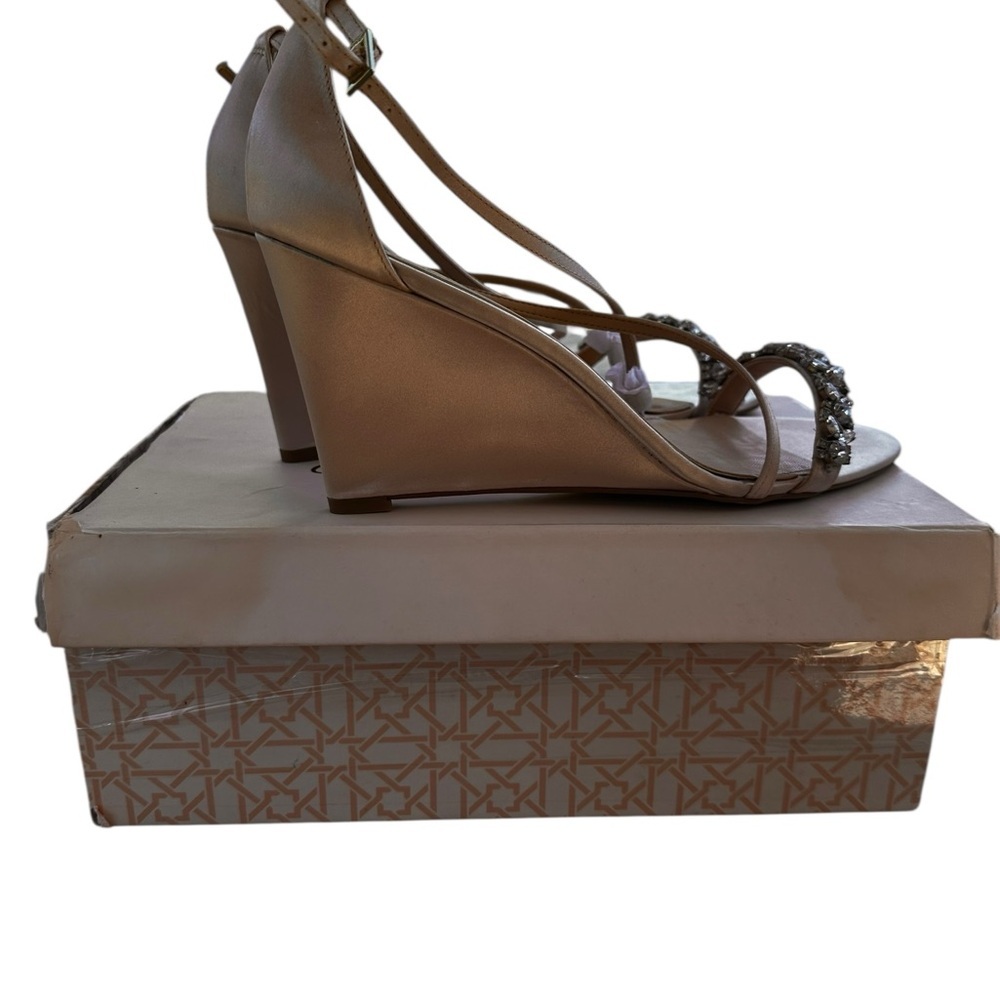 NIB Badgley Mischka Jewel Crystal Embellished Heels - Picture 6 of 9